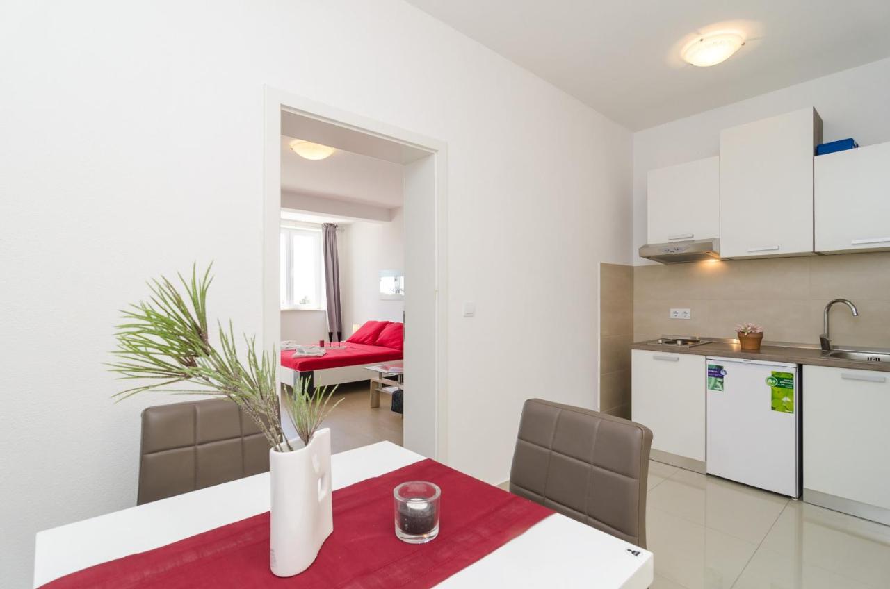 מליני Apartments Villa Silvana מראה חיצוני תמונה